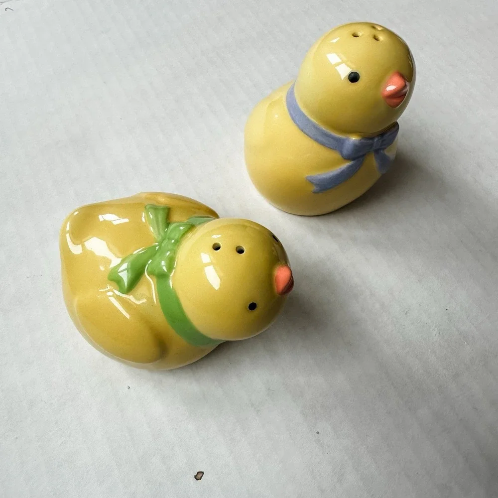 Hallmark Easter‎ Chirping Chick Salt & Pepper Shakers, Collector, Ceramic
